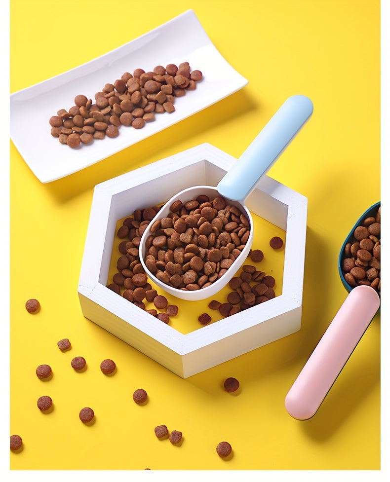 Dual-Tone Pet Food Scoop